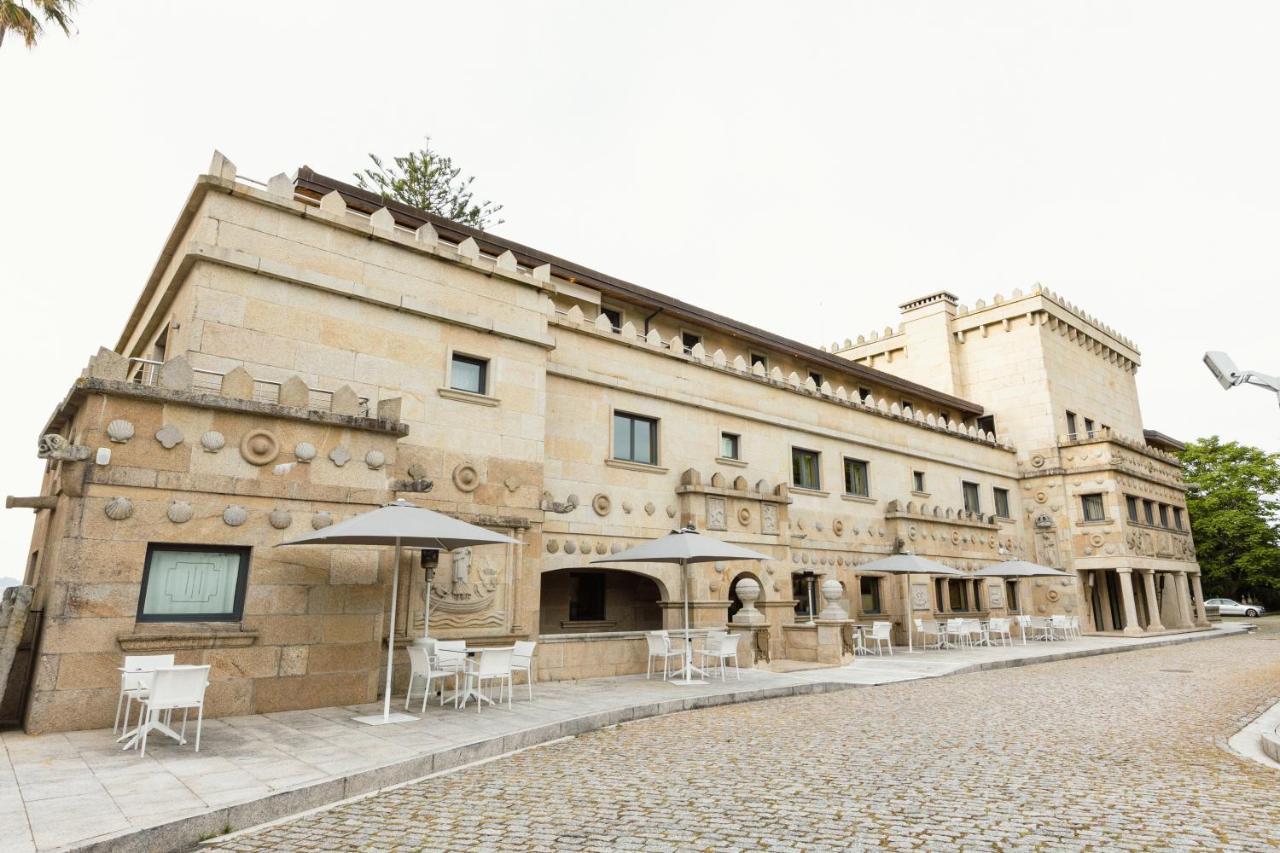 Pazo Los Escudos Hotel Spa & Resort Vigo Ngoại thất bức ảnh The museum building