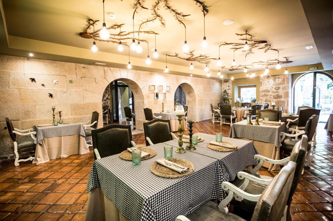 Pazo Los Escudos Hotel Spa & Resort Vigo Ngoại thất bức ảnh Restaurant in the hotel