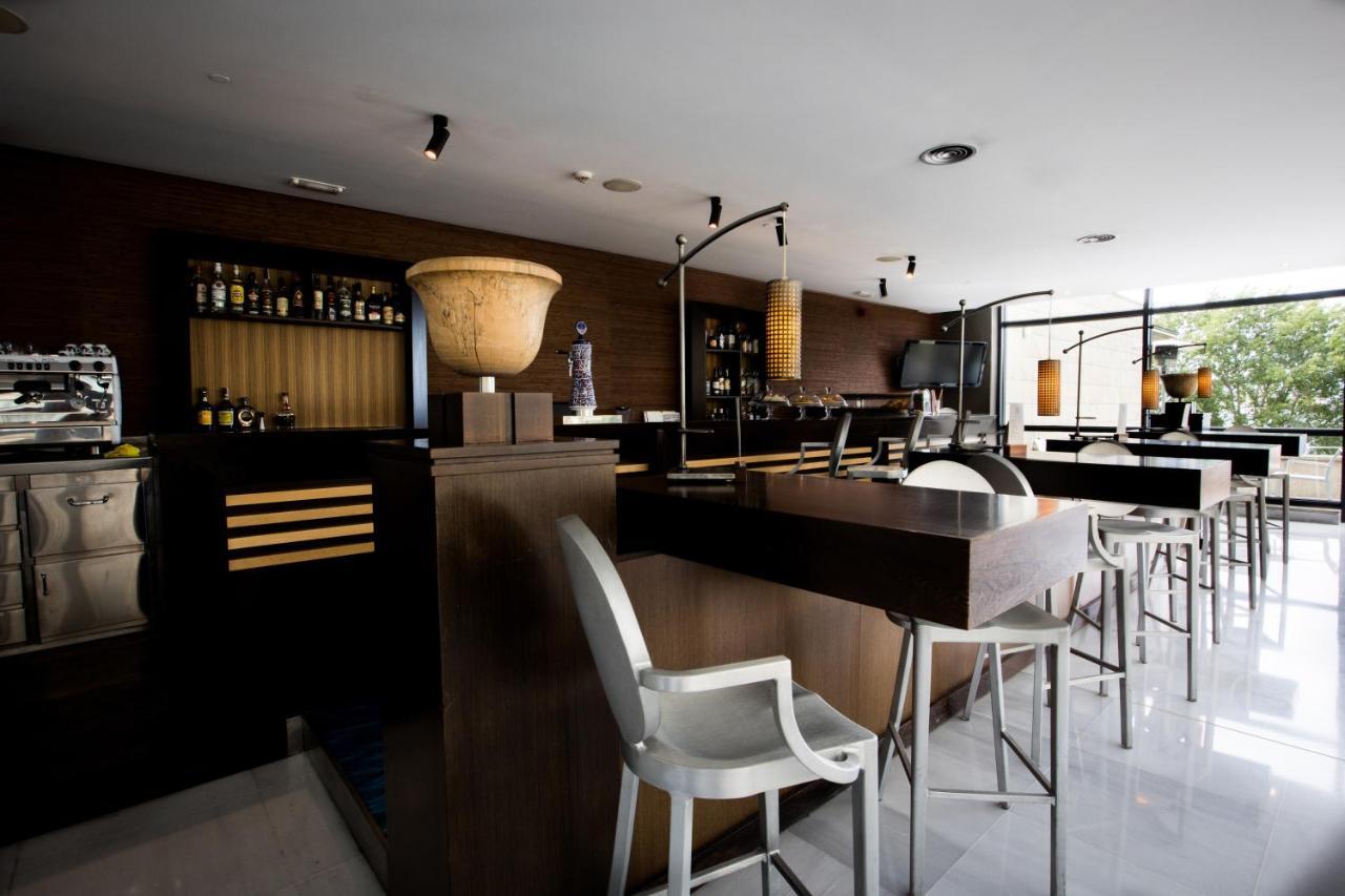 Pazo Los Escudos Hotel Spa & Resort Vigo Ngoại thất bức ảnh The bar